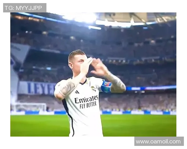 克罗斯在足球世界的传奇之路与影响力探讨